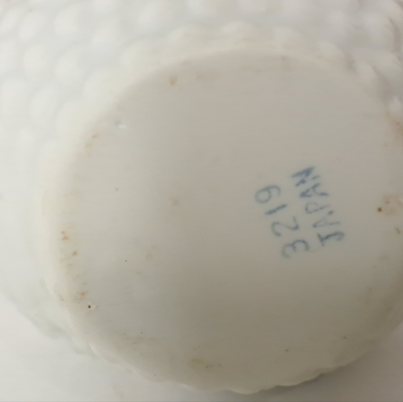 Two Vintage Japan Ceramic Vase/Napkin ring set. - Picture 5 of 7